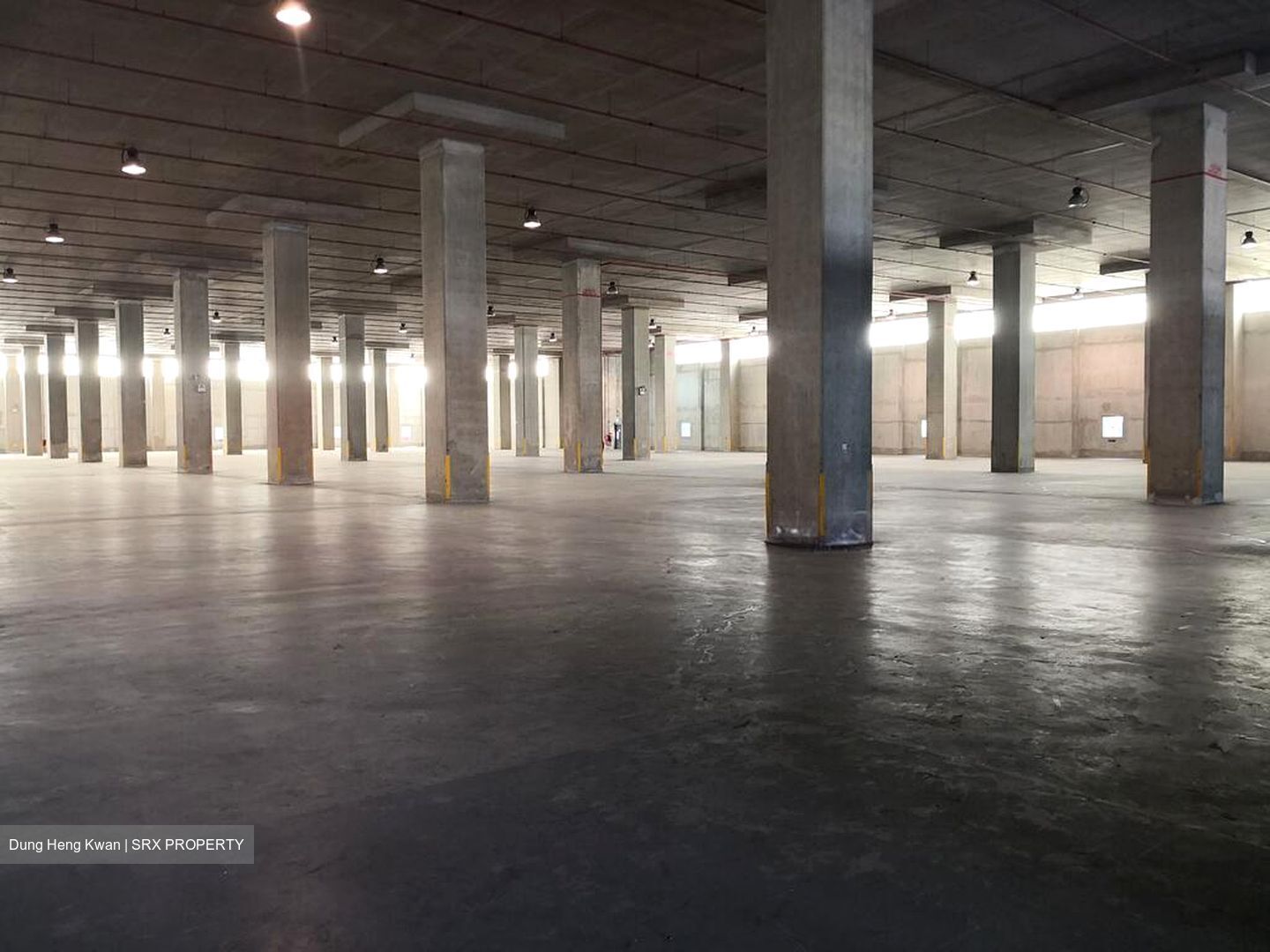 Tang Logistics Centre (D16), Warehouse #577724121